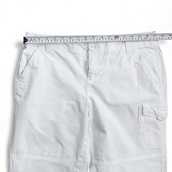 DKNY JEANS White Cropped Cargo Pants (Size 8) - Picture 3 of 6